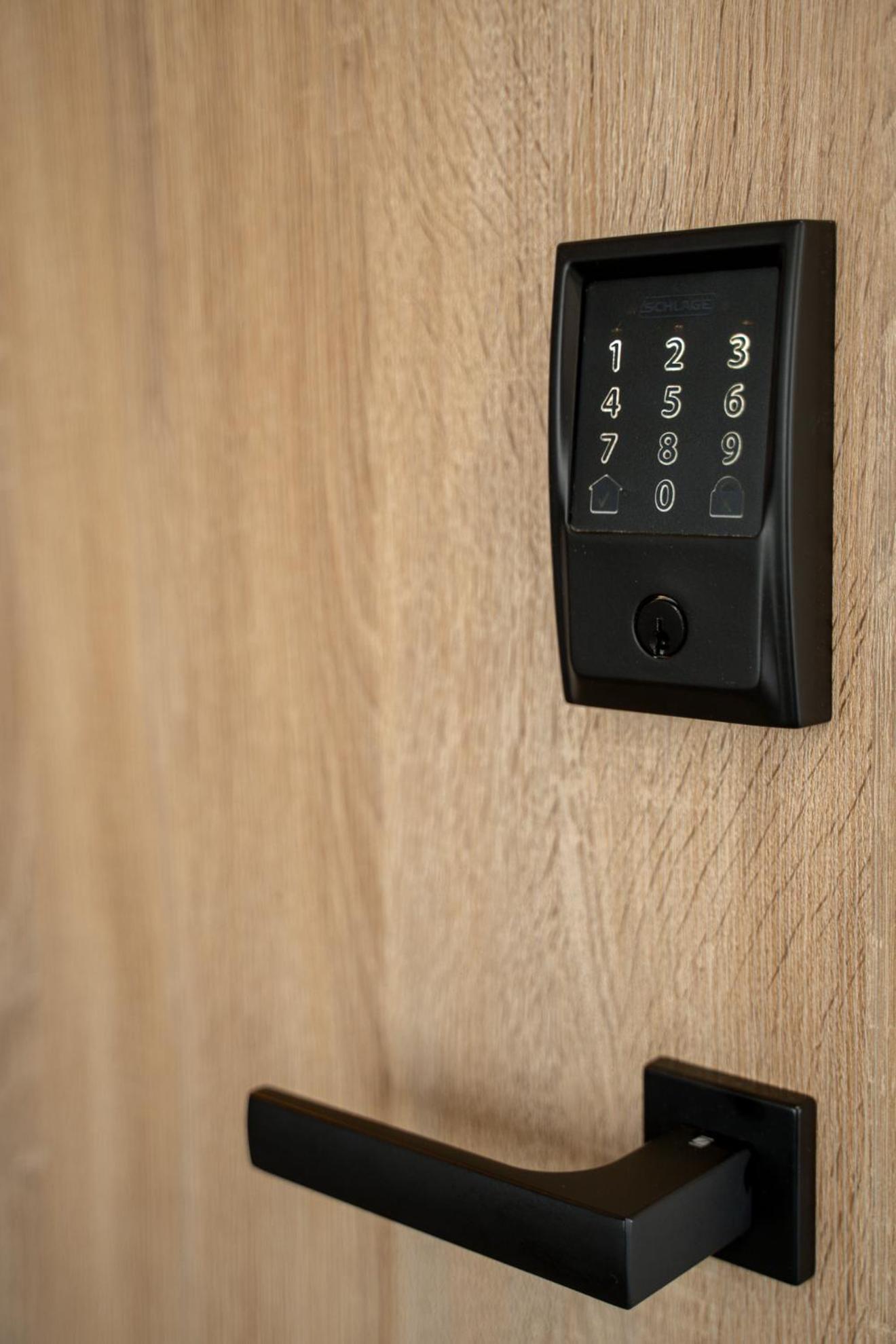 Markópoulon Incorsο - Smart Luxury Stay - Athens Airport - 24Hr Passcode Check In מראה חיצוני תמונה